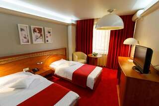 Отель Hotel Anna Тыргу-Жиу Двухместный номер с 2 отдельными кроватями-1